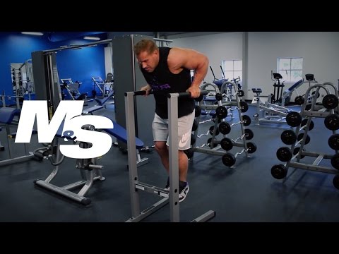 Jay Cutler&#039;s Training Tips: Dips Focusing On Triceps